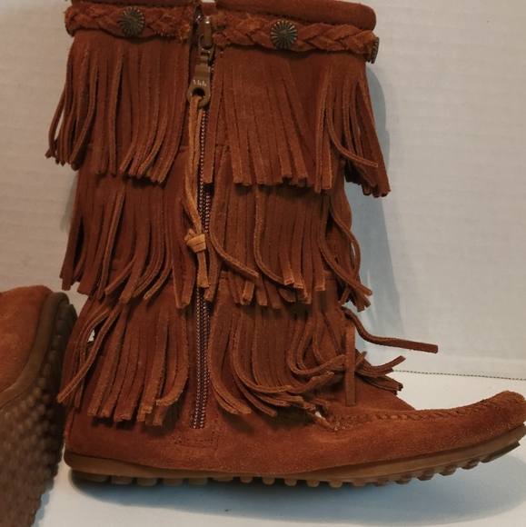 Minnetonka kids 3 layer Fringe Boot - Picture 6 of 15